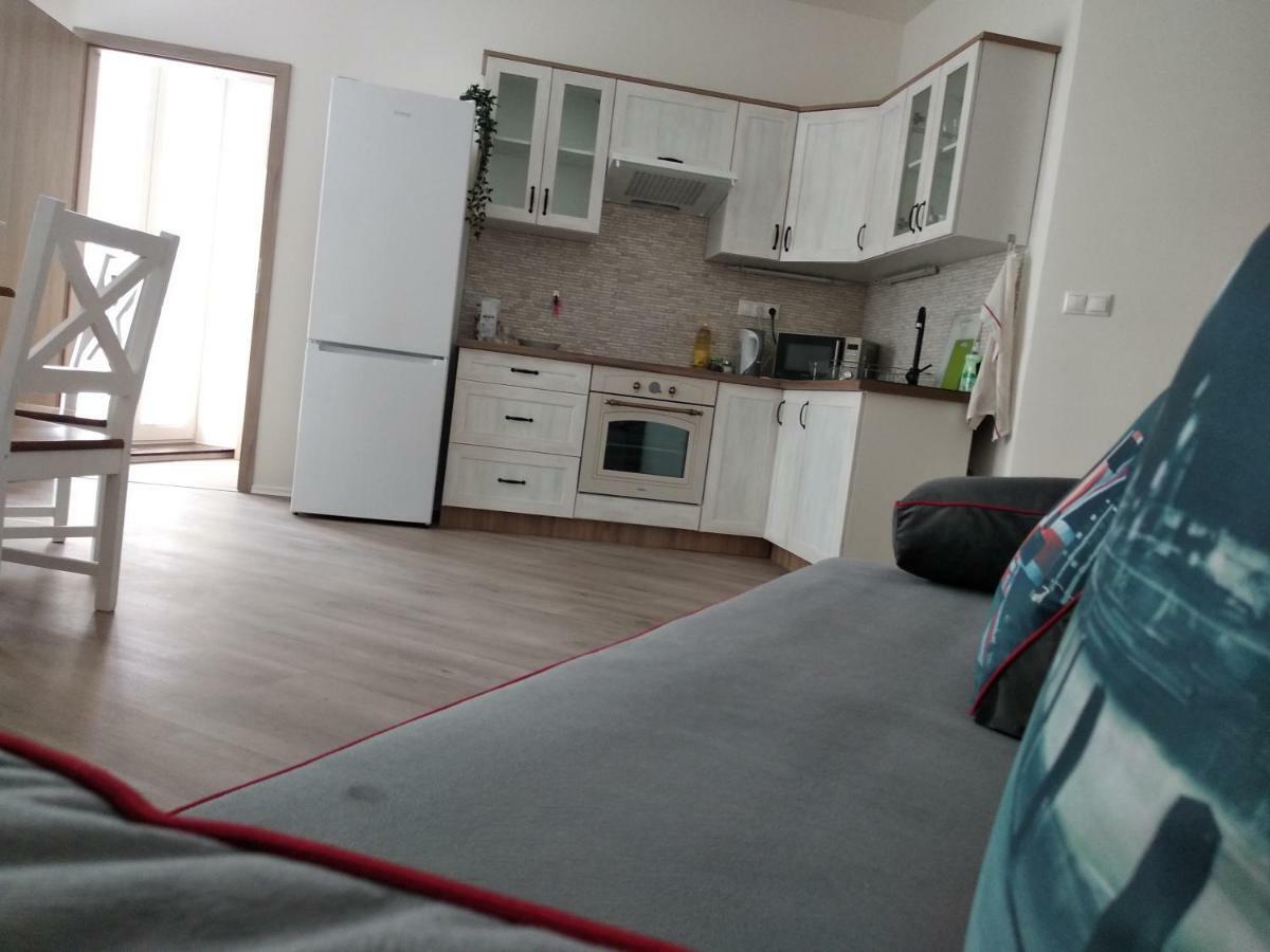 Kate & Jenny Apartments - Cosy Place In The City Center 브라티슬라바 외부 사진